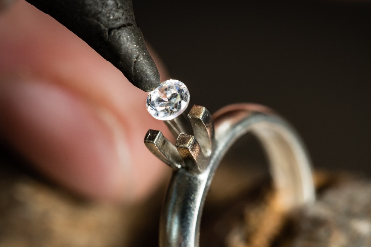 Tips For Designing The Engagement Ring of Your Dreams